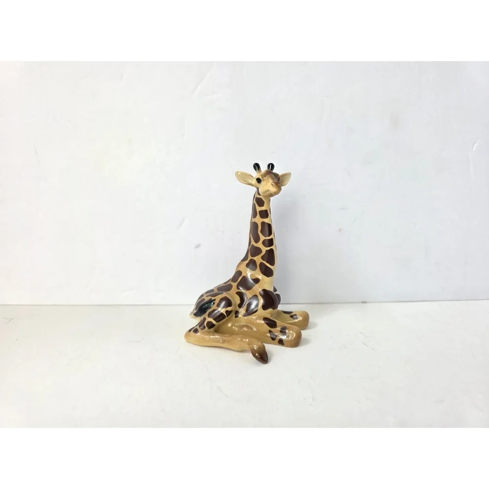 Vintage Hagen Renaker miniature mini giraffe figurine sitting